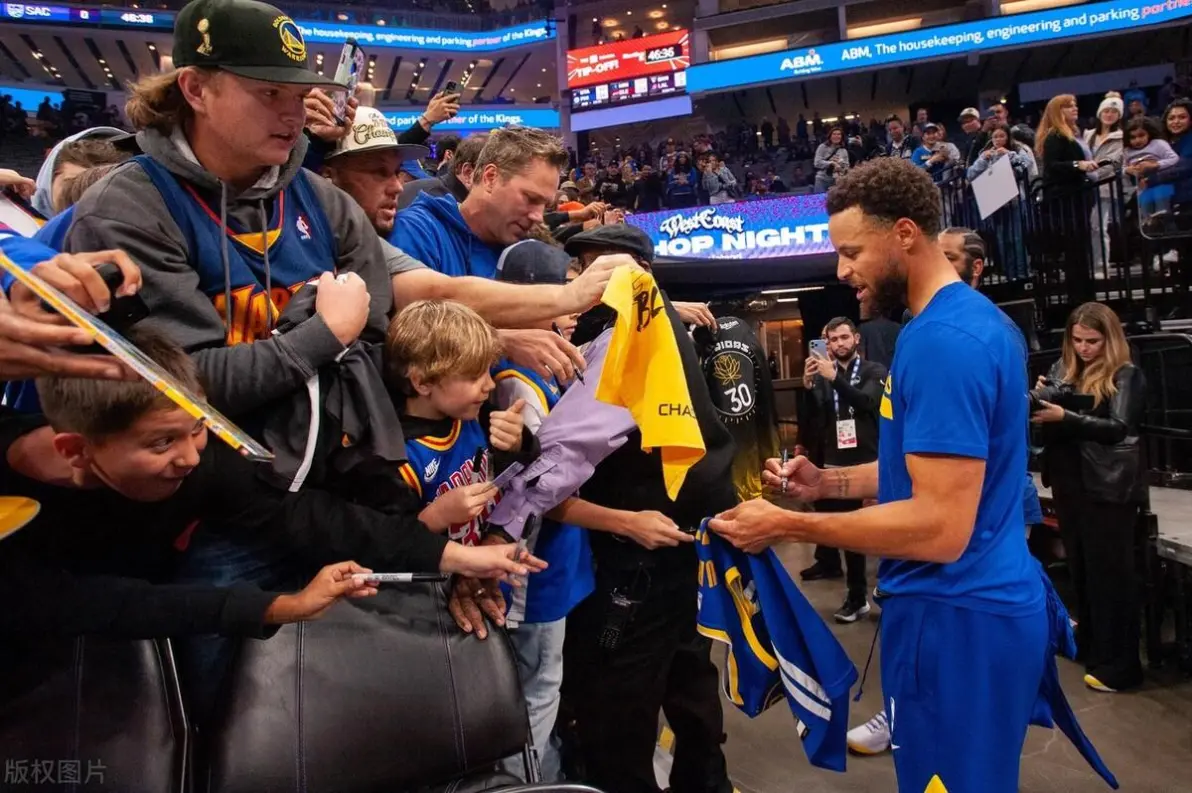 步行者完胜山东队，锡安带队取胜