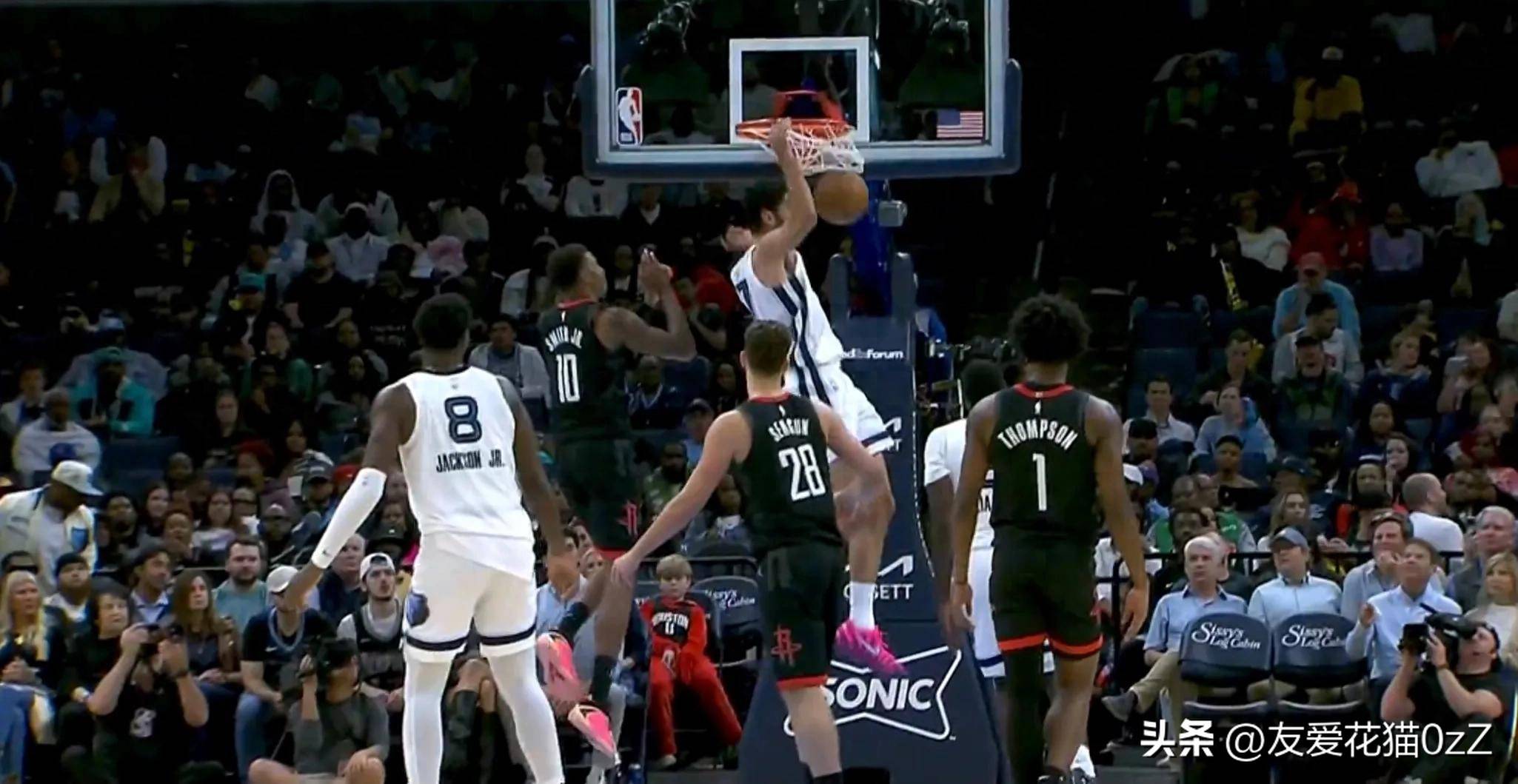 青岛队翻盘尼克斯，杜兰特点燃赛场