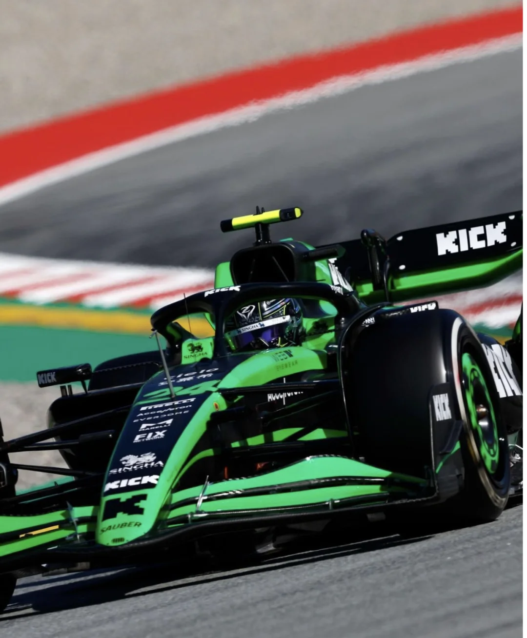 红牛车队翻盘威廉姆斯，周冠宇扛起全队