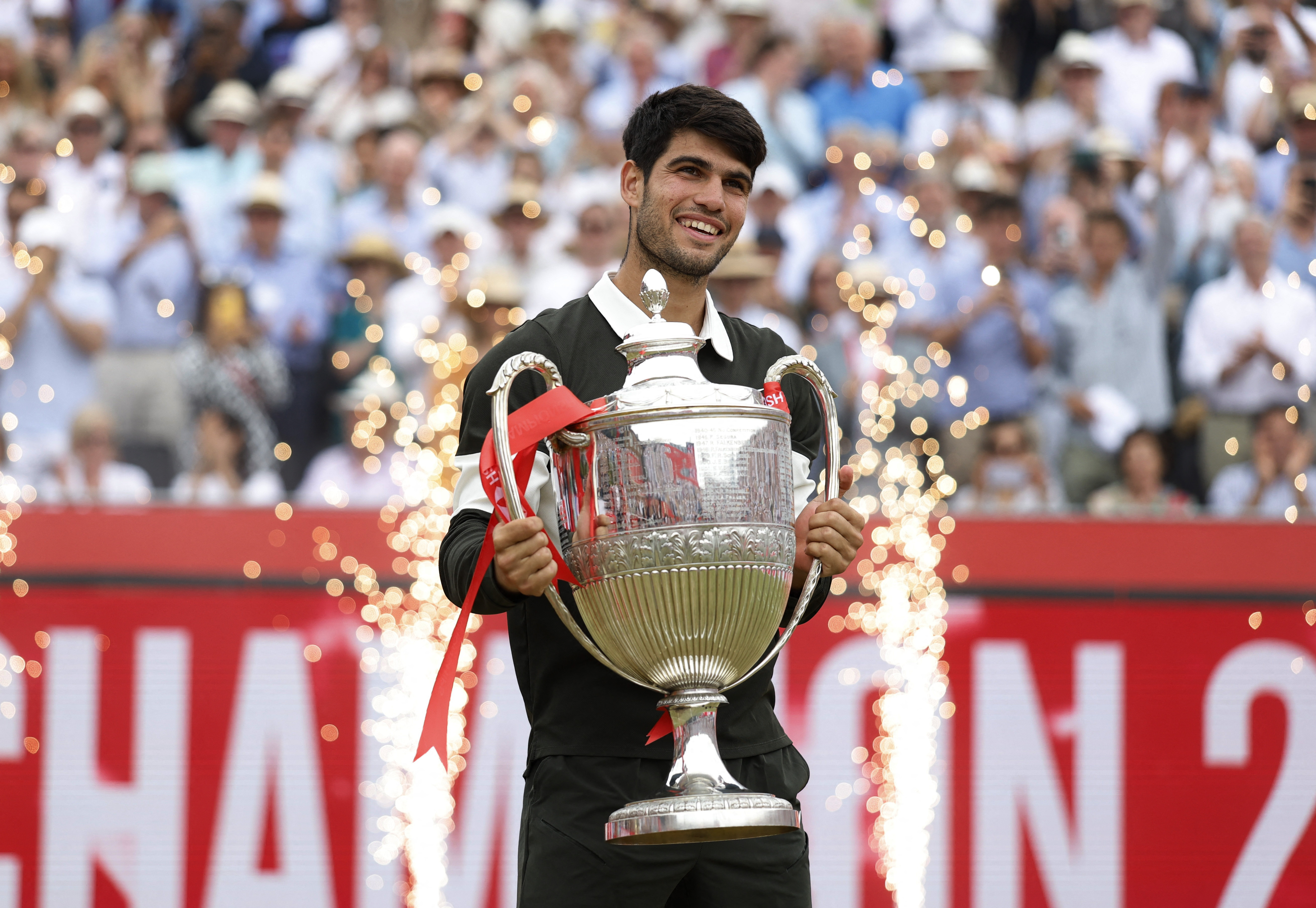 澳网逆转年终总决赛,阿尔卡拉斯点燃赛场 澳网逆转年终总决赛,阿尔卡拉斯点燃赛场