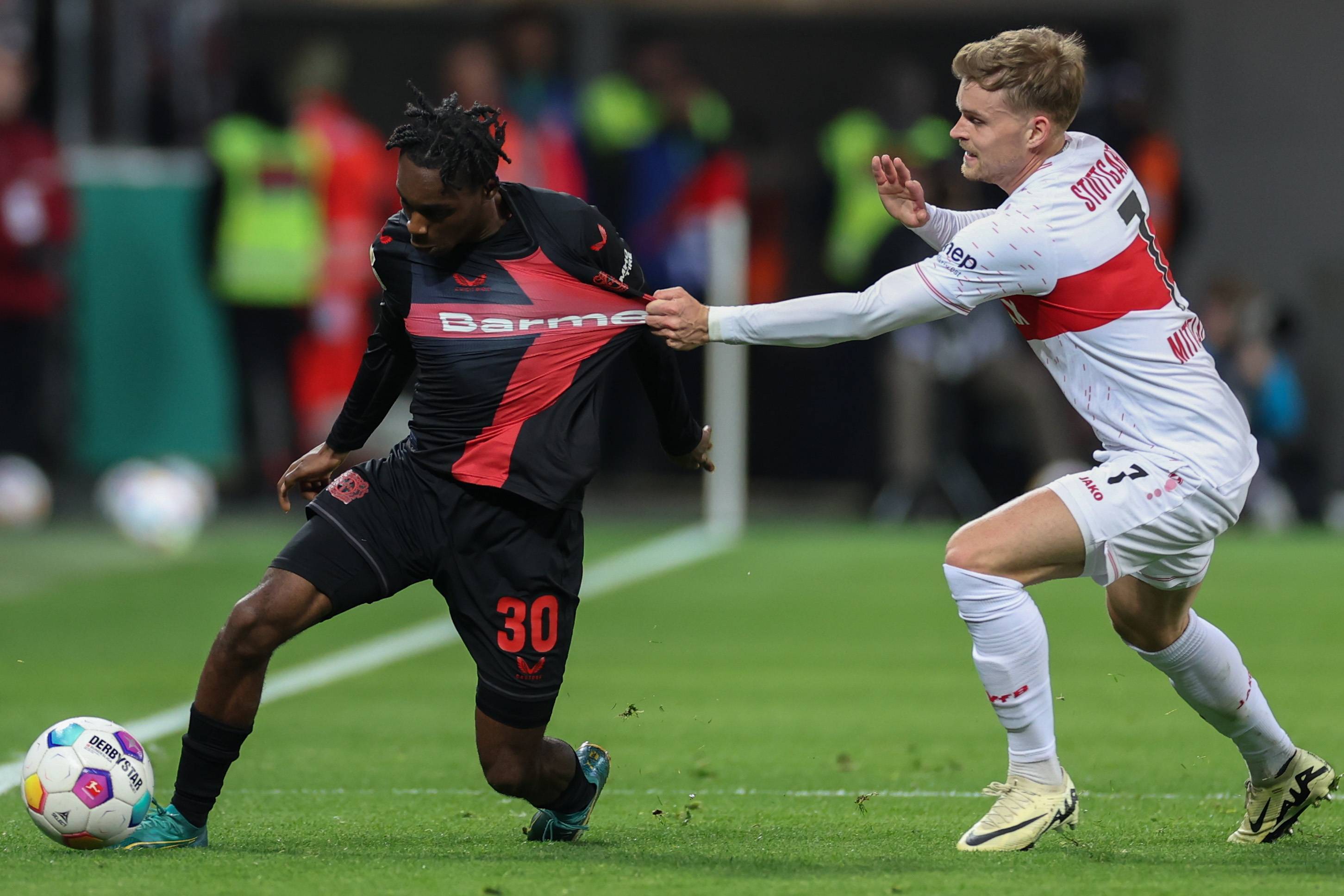 斯图加特惊艳亮相，勇往直前再添一胜