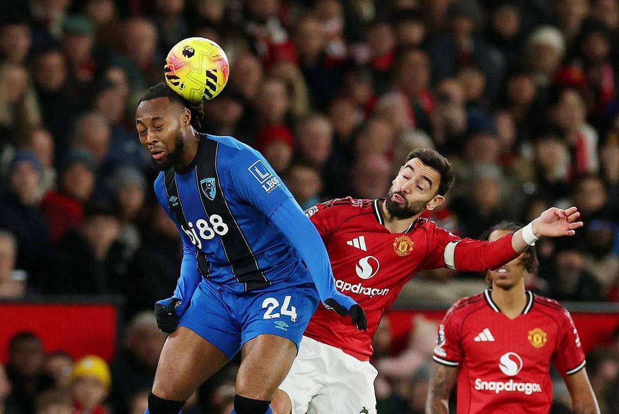 曼联击败伯恩茅斯，继续保持领先优势