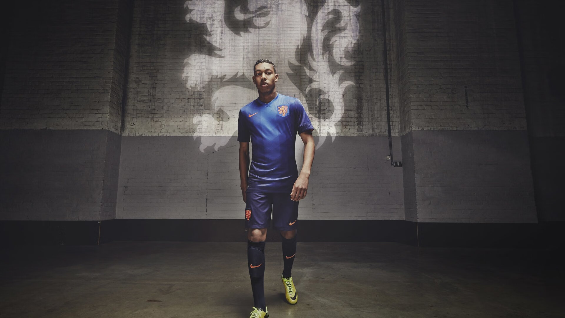 德甲争冠战之夜，范戴克攻防两端的统治艺术