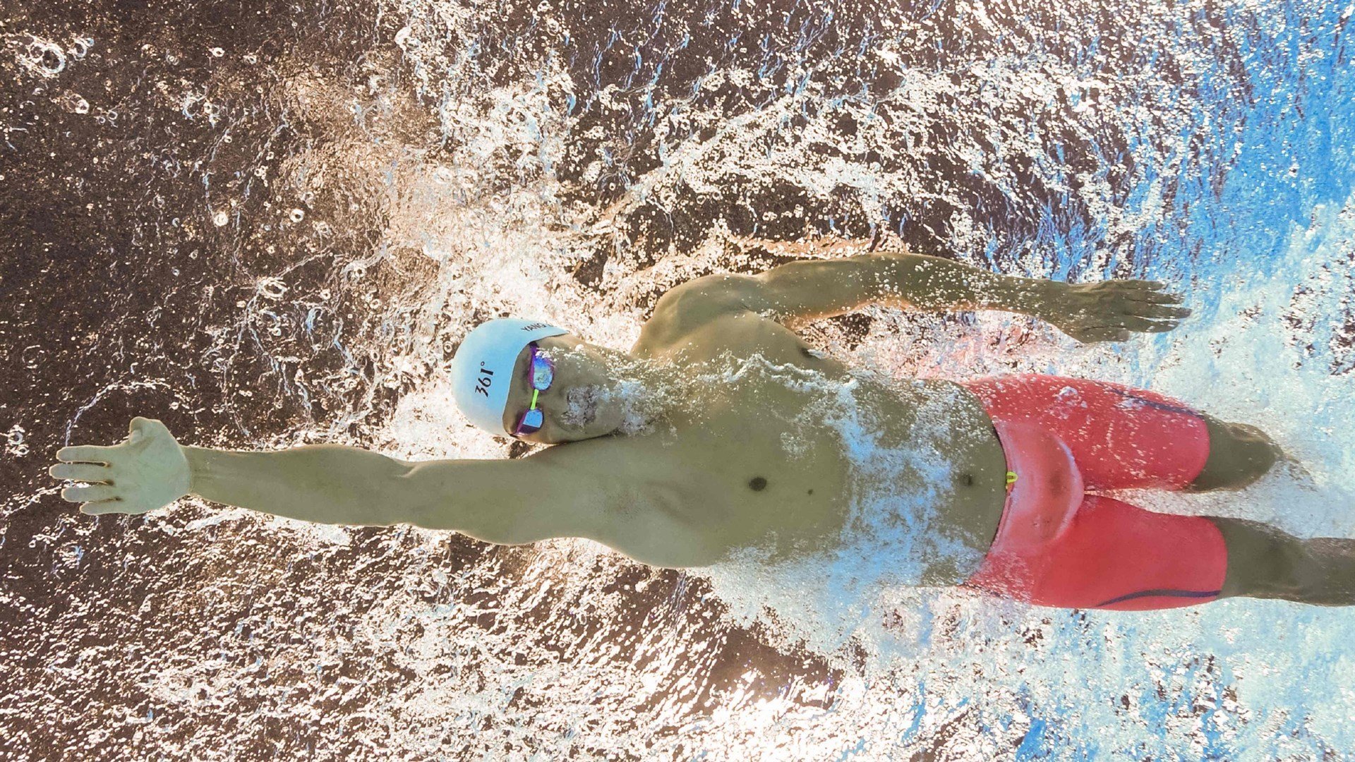 一秒钟的永恒，奥利维耶如何用压哨绝杀，为喀麦隆写下不可复制的传奇